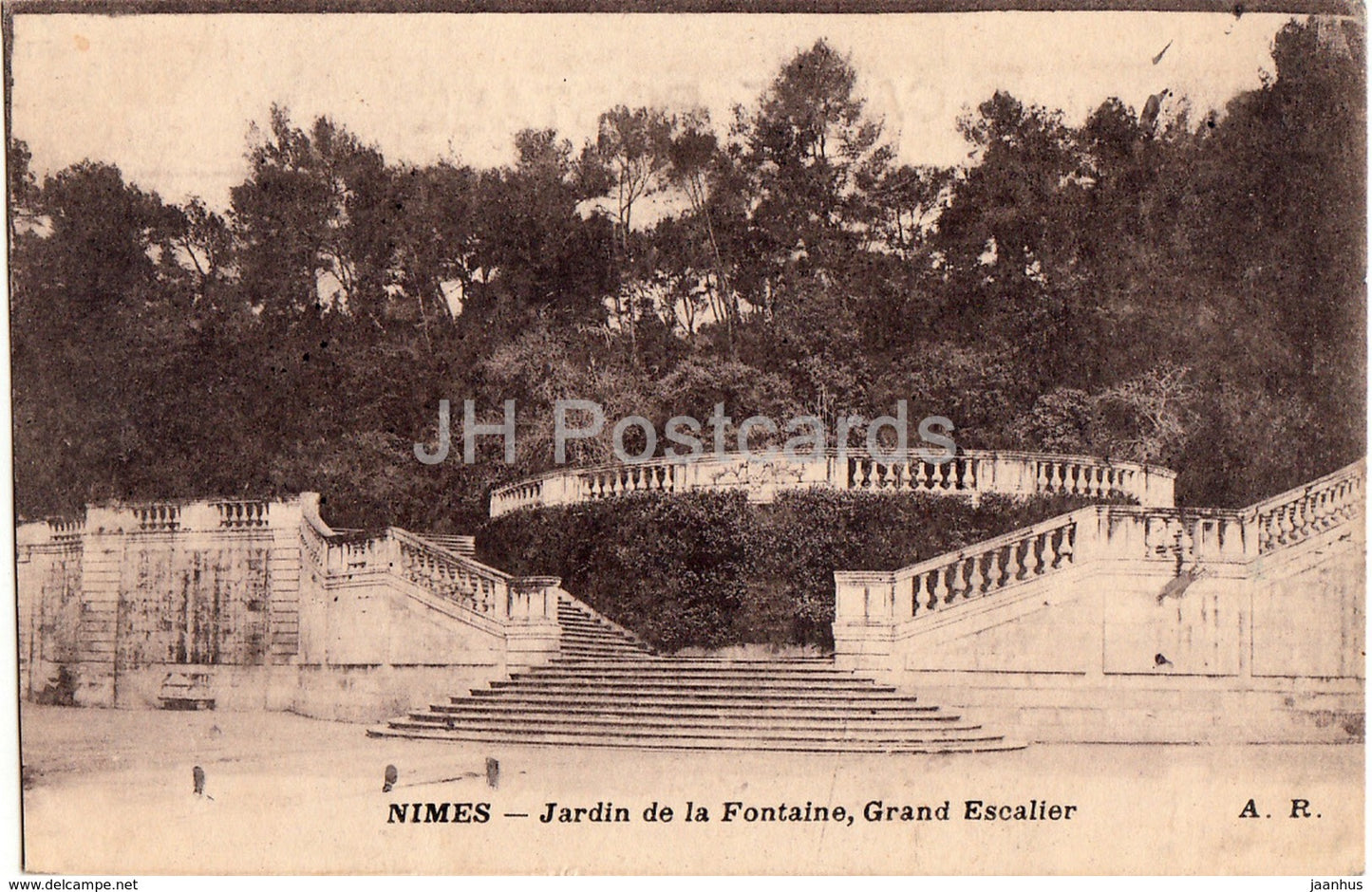 Nimes - Les Jardin de la Fontaine - Grand Escalier - 1917 - old postcard - France - used - JH Postcards