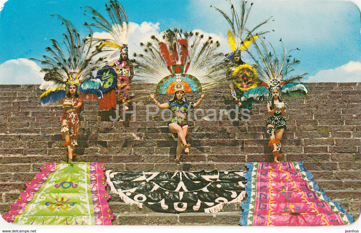 Native Aztec Dancers performing on a pyramid - Danzantes Aztecas - folk - Tenochtitlan - Mexico - unused - JH Postcards