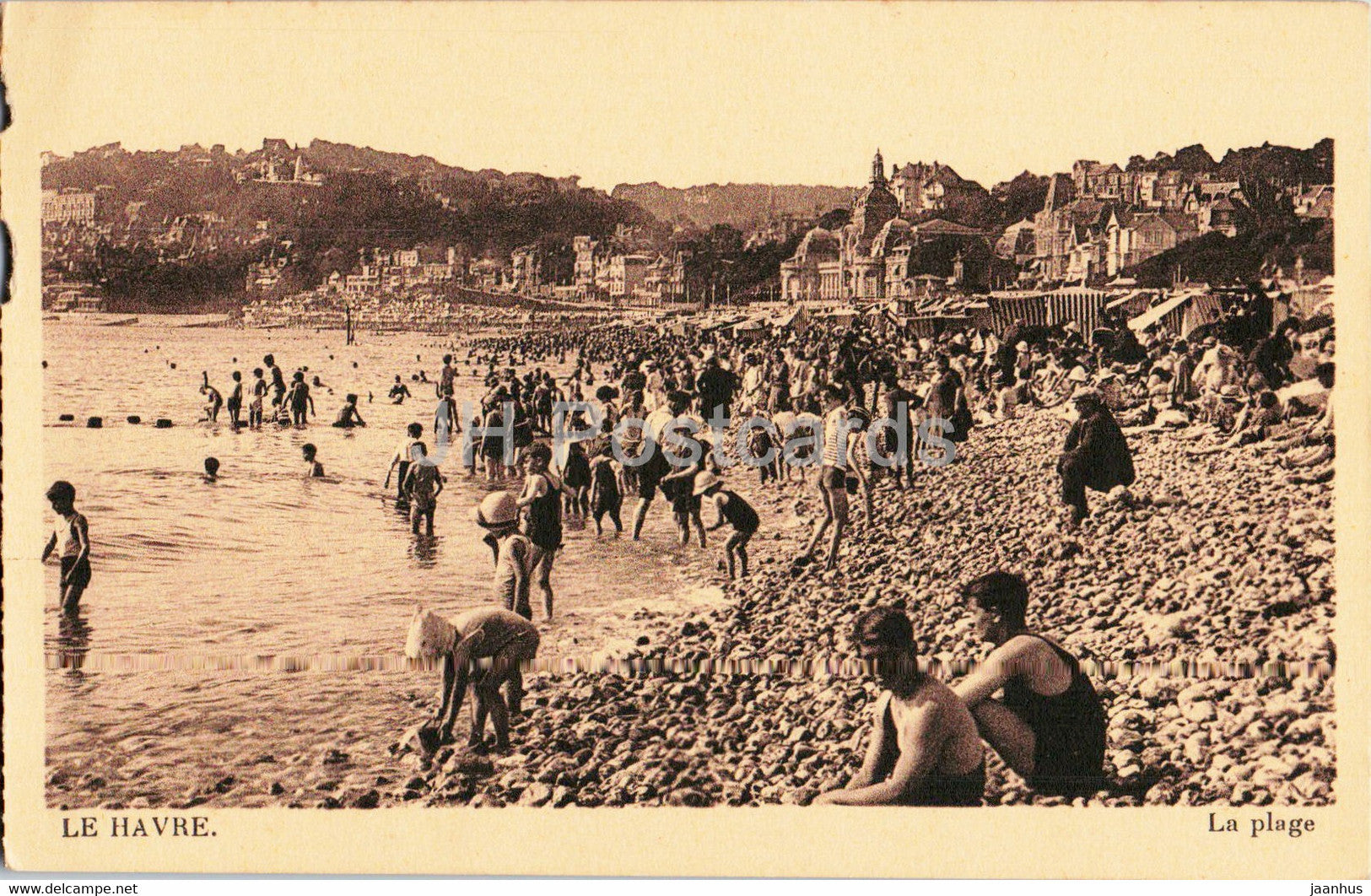 Le Havre - La Plage - beach - old postcard - France - unused - JH Postcards