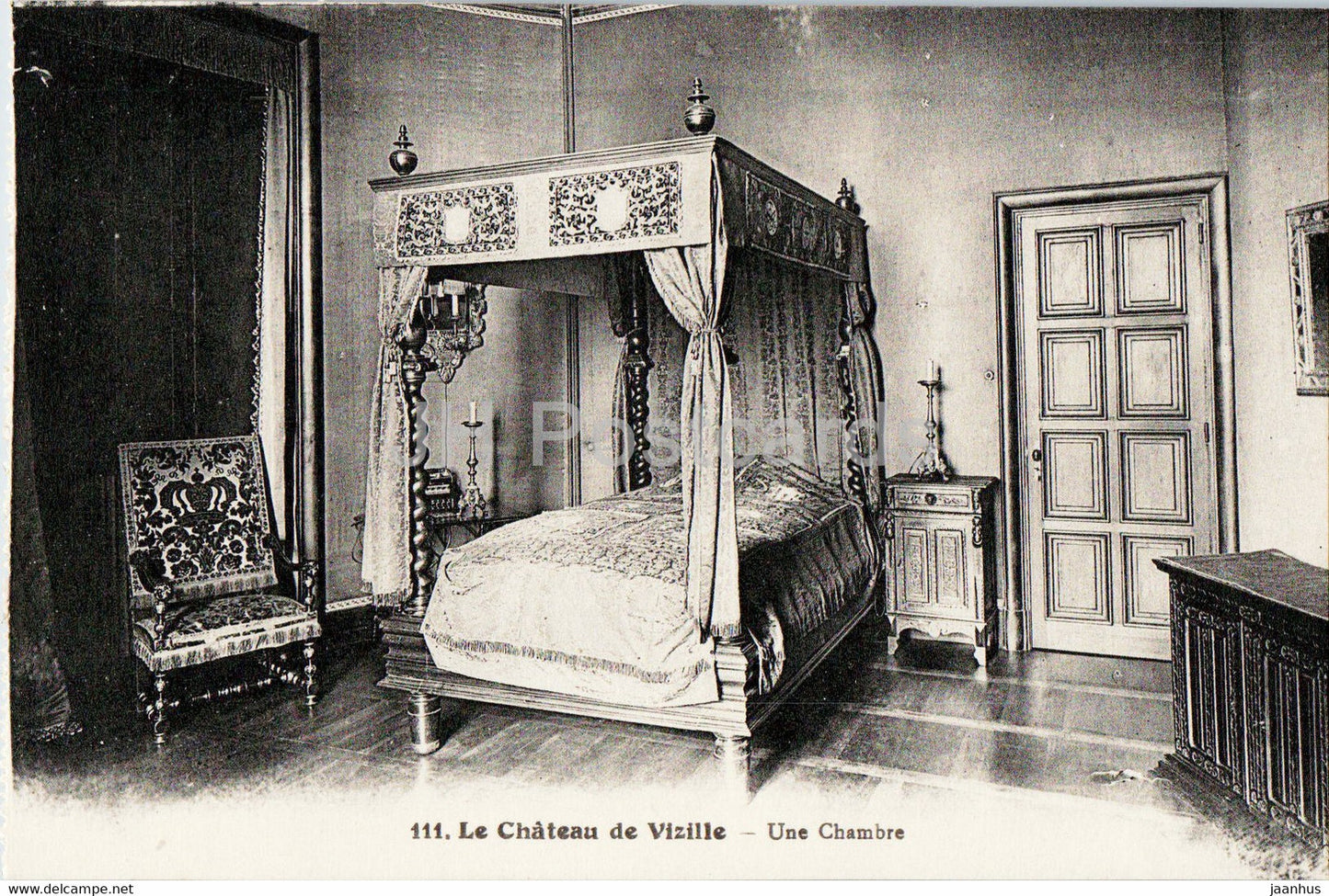 Le Chateau de Vizille - Une Chambre - castle - 111 - old postcard - France - unused - JH Postcards