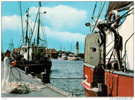 Nordseeheilbad Büsum - Krabbenfishcer im Hafen - crab fishing boat in the harbor - Germany - 1979 gelaufen - JH Postcards