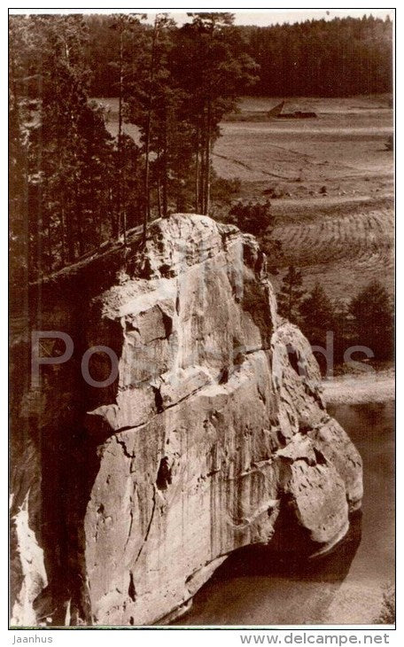 The Rock of Zvarta by Amata River - near Sigulda - Latvia USSR - unused - JH Postcards