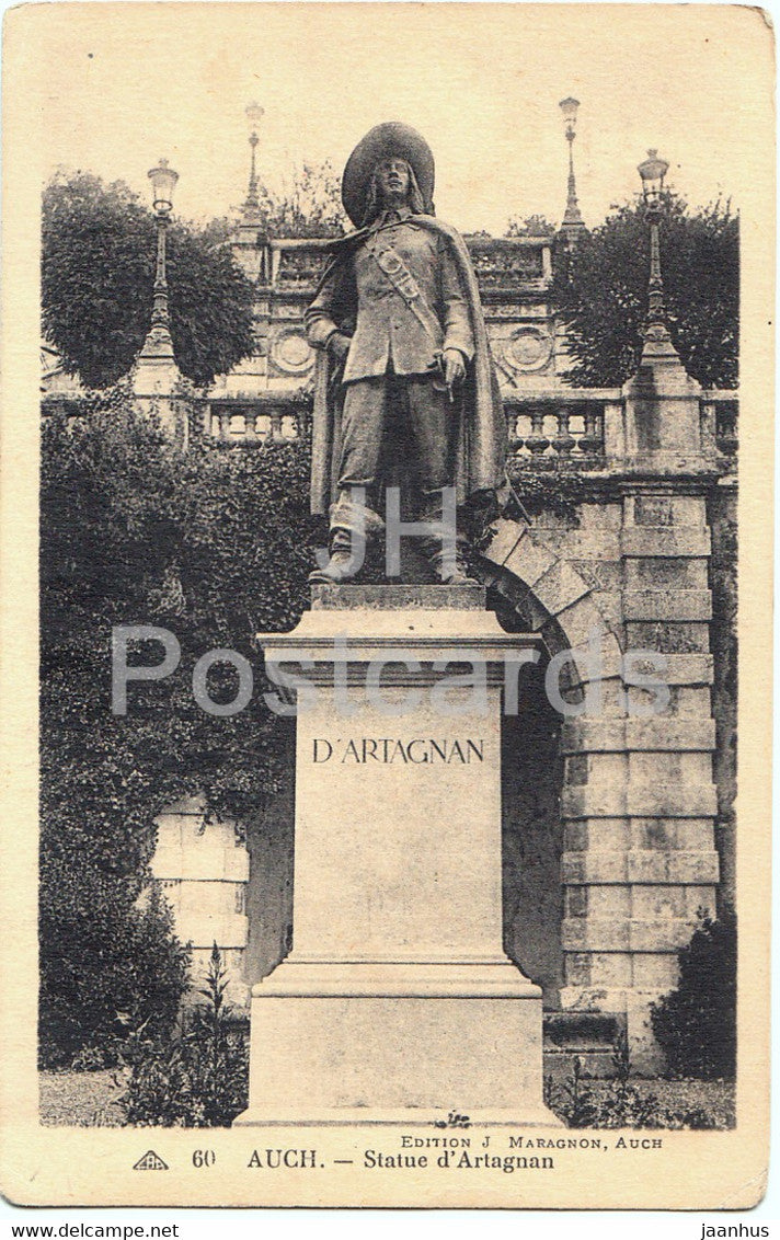 Auch - Statue d'Artagnan - monument - 60 - old postcard - France - unused - JH Postcards