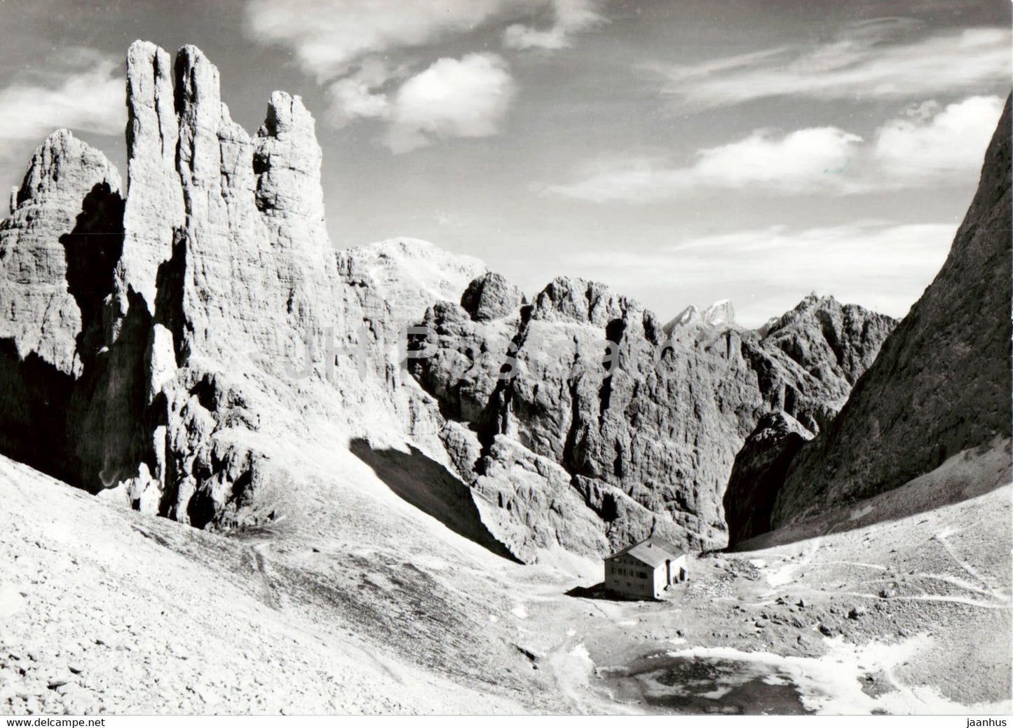 Dolomiti - Rifugio Re Alberto con le Torri del Vajolet - old postcard - Italy - unused - JH Postcards