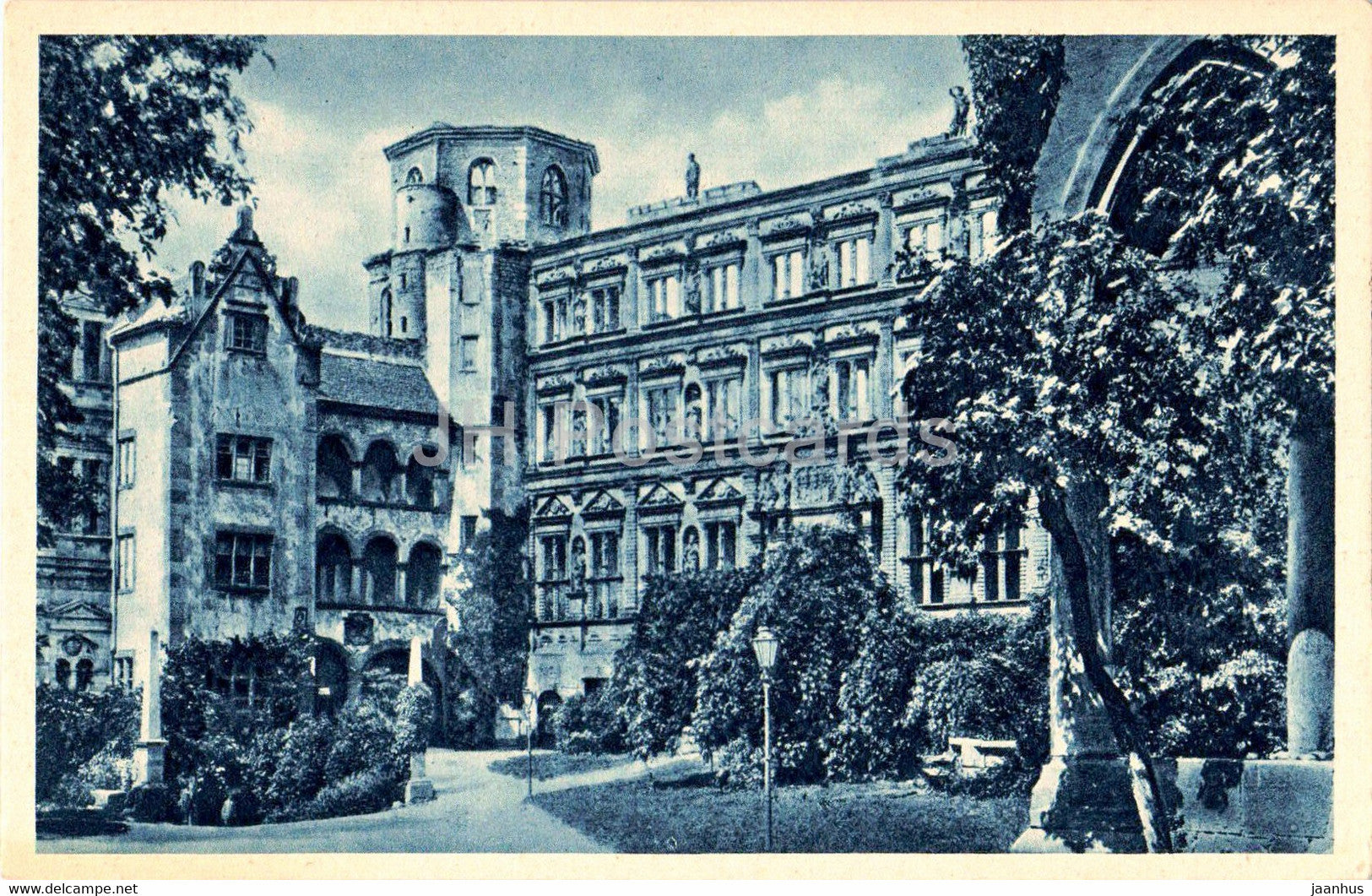 Heidelberg - Der Schlosshof - castle - old postcard - Germany - unused - JH Postcards