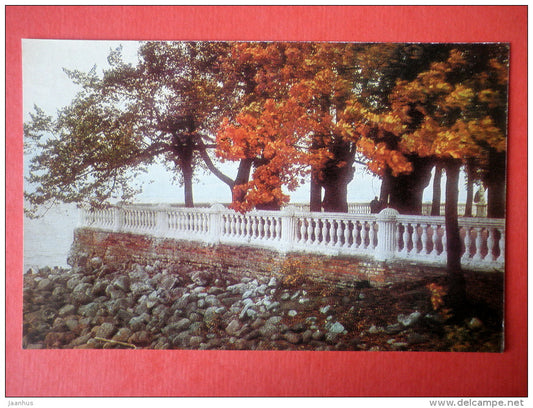 Balustrade before the northern front of The Palace of Monplaisir - Petrodvorets - 1978 - USSR Russia - unused - JH Postcards