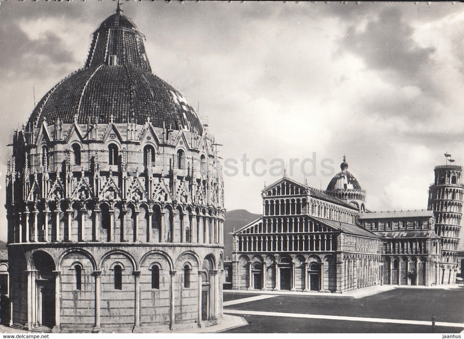 Pisa - Piazza Duomo - old postcard - 1955 - Italy - used - JH Postcards