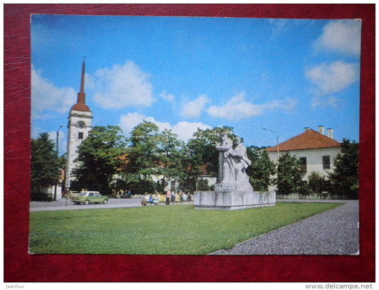 A monument to the heroes of 1919 revolt in Saaremaa island - Kuressaare - Kingissepa - 1979 - Estonia USSR - used - JH Postcards