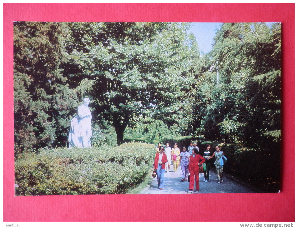 Urban Recreation Park - monumet to Pushkin - Tuapse - 1976 - Russia USSR - unused - JH Postcards