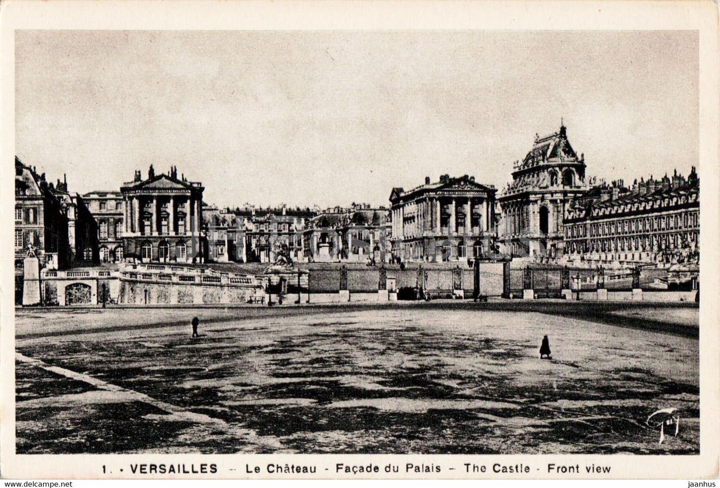 Versailles - Le Chateau - Facade du Palais - castle - 1 - old postcard - France - unused - JH Postcards