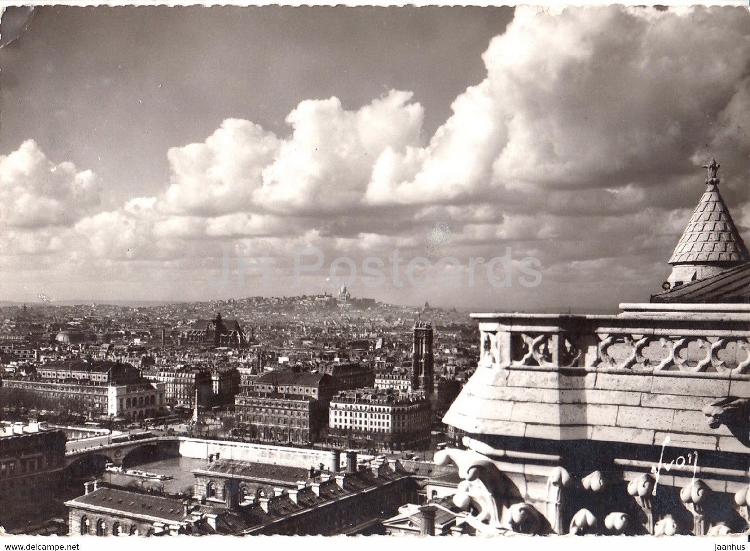 Paris en Flanant - De Notre Dame perspective sur la butte Montmartre - 1937 - France - used - JH Postcards