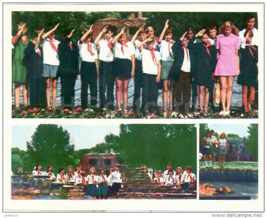 young pioneers salute at the eternal Flame - Brest - large format card - 1978 - Belarus USSR - unused - JH Postcards