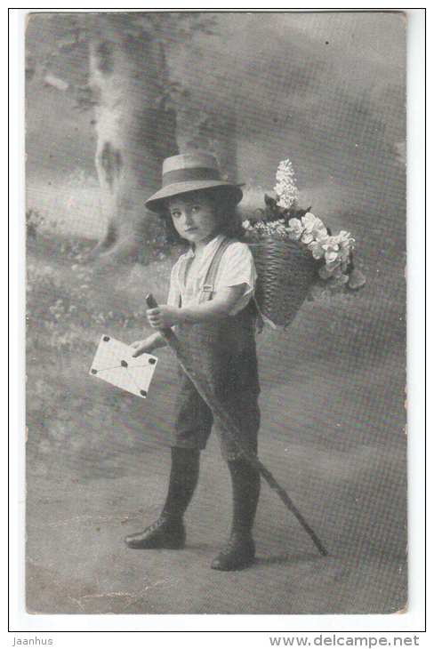 Boy with letter and flowers - 0312 - old postcard - circulated in Tsarist Russia Estonia - used - JH Postcards