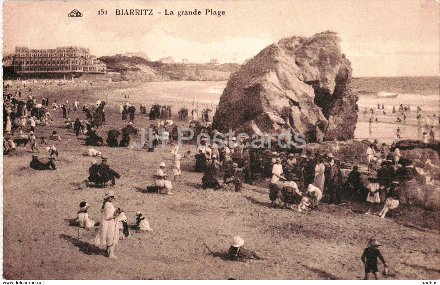 Biarritz - La Grande Plage - beach - 151 - old postcard - France - unused - JH Postcards