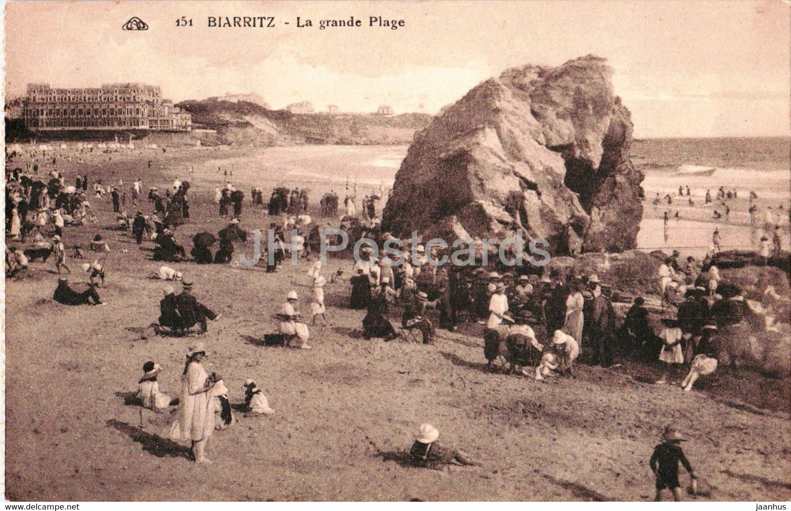 Biarritz - La Grande Plage - beach - 151 - old postcard - France - unused - JH Postcards