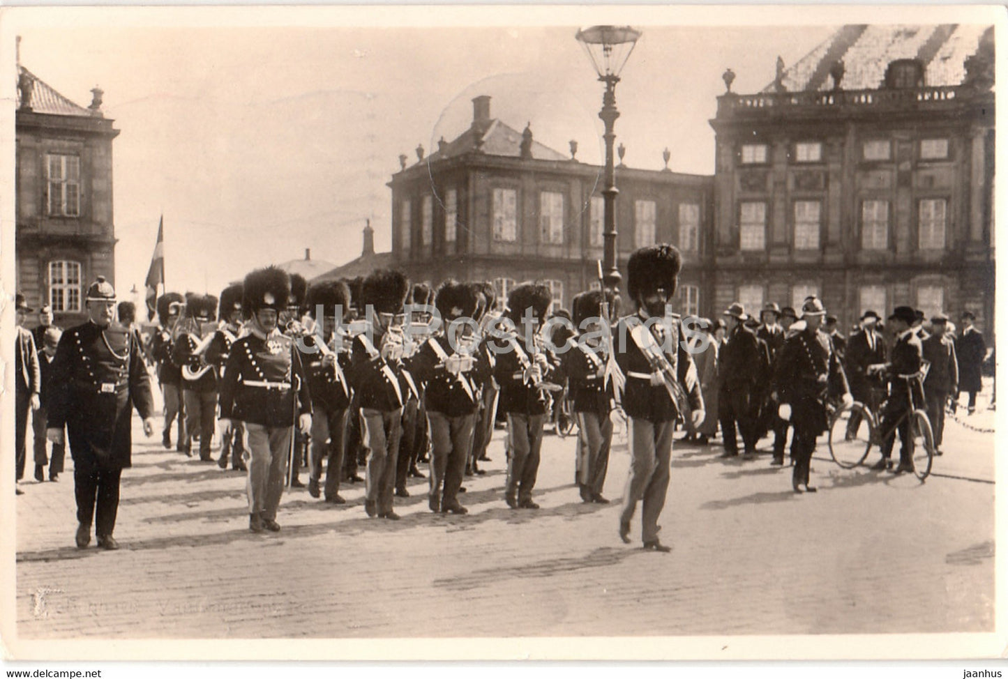 Copenhagen - Kobenhavn - Vagtparaden - The Changing of the Guard - 96 - old postcard - 1938 - Denmark - used - JH Postcards