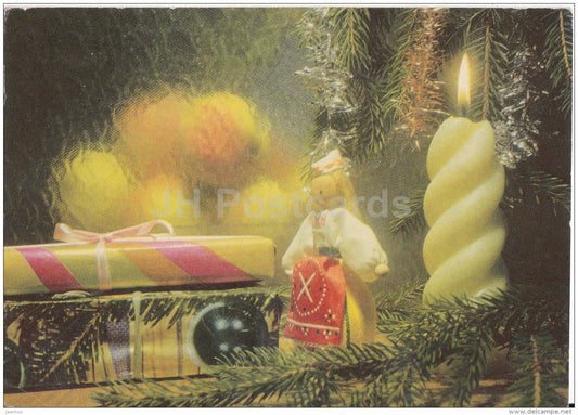 New Year Greeting card - doll in estonian folk costumes - gifts - 1971 - Estonia USSR - used - JH Postcards