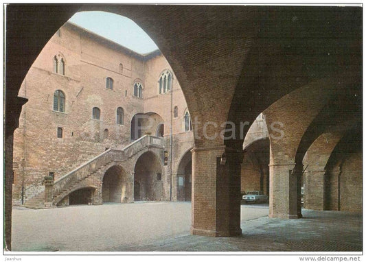 Palazzo dei Conti Trinci Cortile - Palace of the Counts Trinci Courtyard - Foligno - 155 - Italia - Italy - unused - JH Postcards