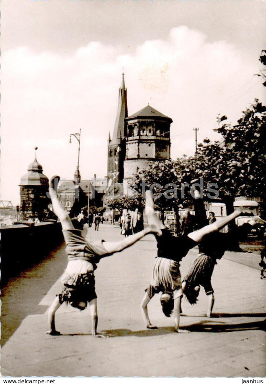 Dusseldorf - Zunftige Radschlager am Schlossturm - 110 - Germany - unused - JH Postcards