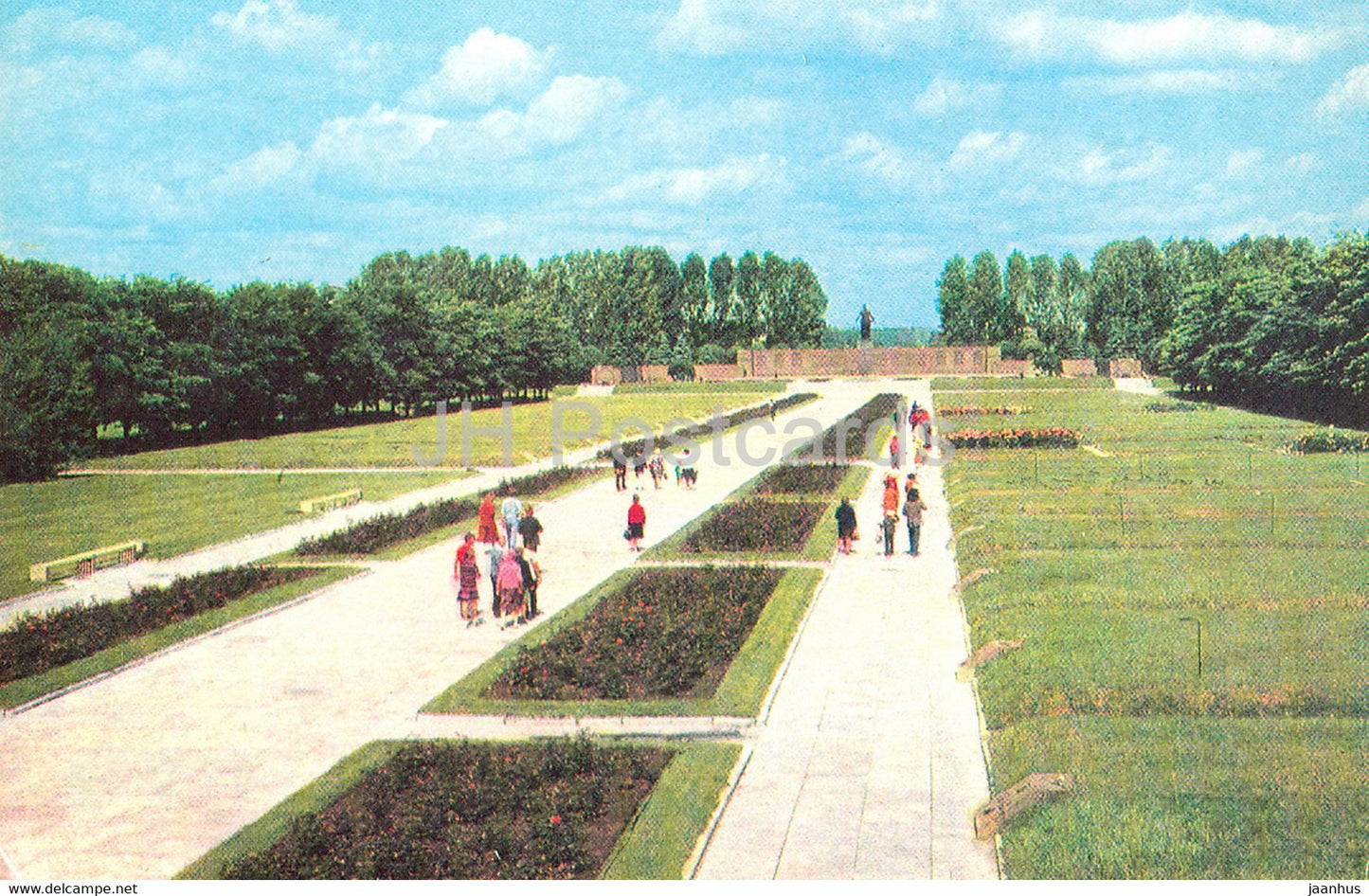 Leningrad - St Petersburg - Piskaryovskoye Memorial Cemetery - general view of ensemble - 1981 - Russia USSR - unused - JH Postcards