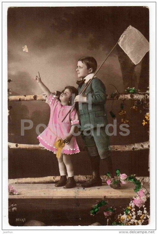boy and girl - children - butterfly net - 3773/1 - KB - circulated in Estonia - JH Postcards