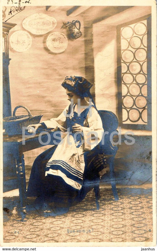 que vois je - woman - folk costumes - old postcard - 1904 - France - used - JH Postcards