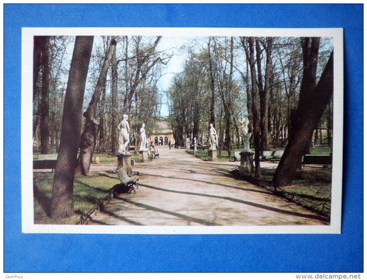 A Walk - sculptures by Italian masters - The Summer Gardens - Leningrad - St. Petersburg - 1971 - Russia USSR - unused - JH Postcards
