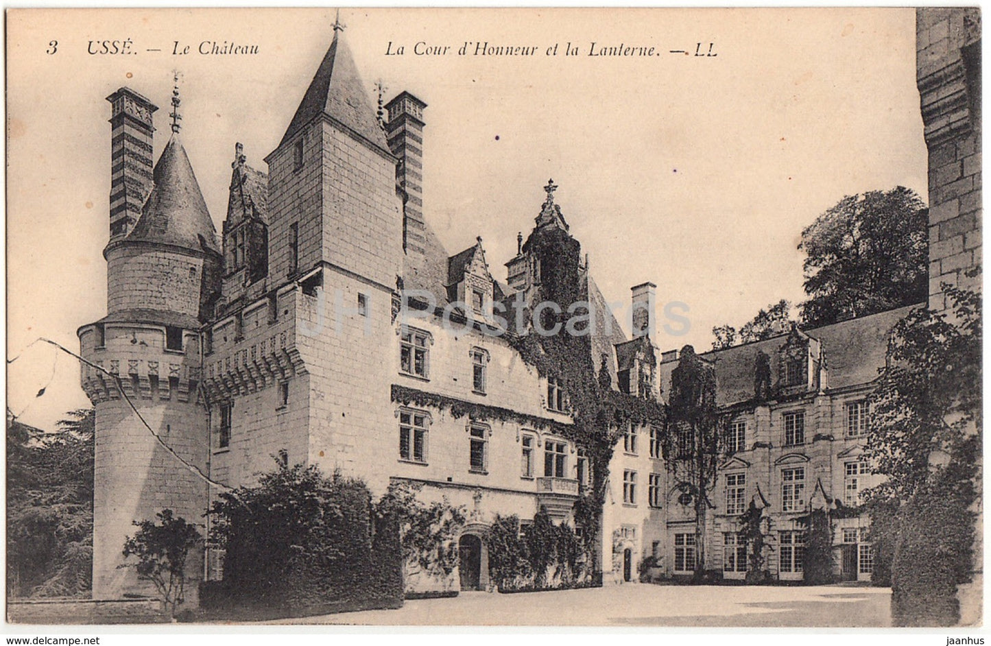 Usse - Le Chateau - La Cour d'Honneur et la Lanterne - castle - 3 - 1917 - old postcard - France - used - JH Postcards