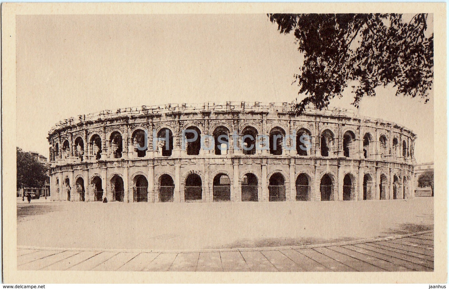 Nimes - Les Arenes - Sud - old postcard - France - unused - JH Postcards