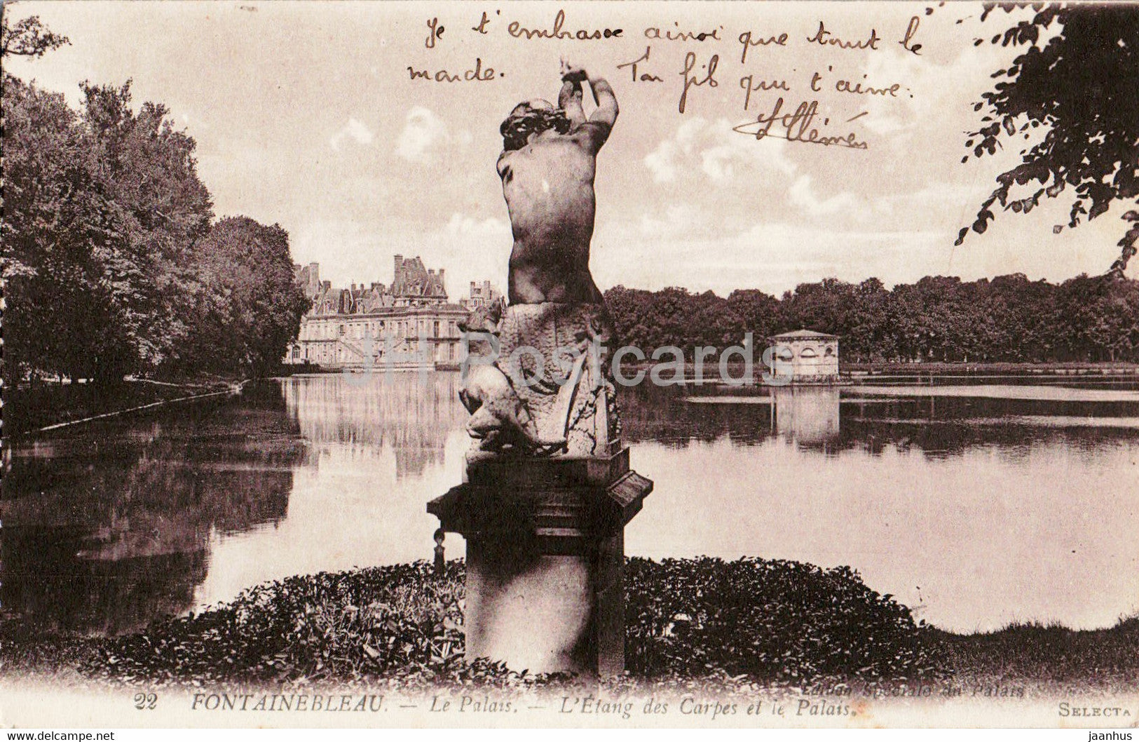 Fontainebleau - Le Palais - L'Etang des Carpes et le Palais - 22 - old postcard - France - used - JH Postcards
