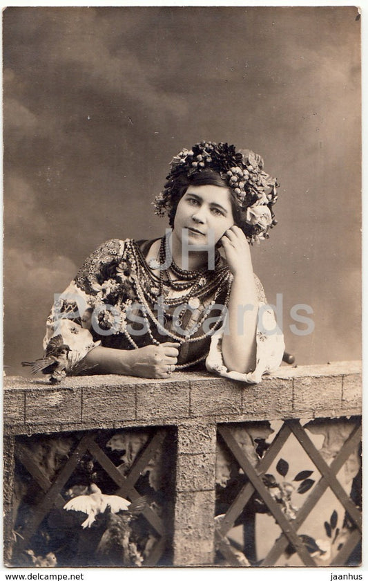 Ukrainian Folk Costumes - Woman - old postcard - Ukraine - Imperial Russia - unused - JH Postcards