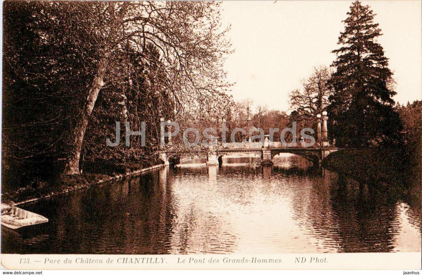 Parc du Chateau de Chantilly - Le Pont des Grands Hommes - 133 - old postcard - France - unused - JH Postcards