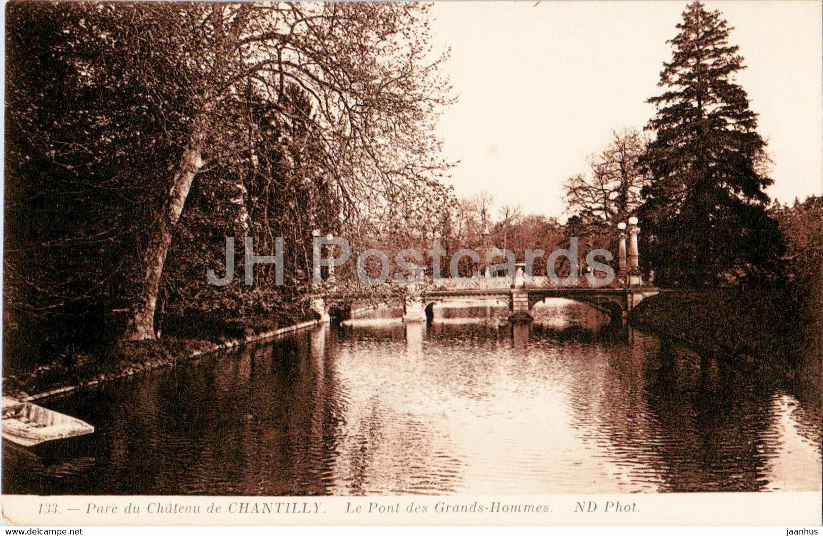 Parc du Chateau de Chantilly - Le Pont des Grands Hommes - 133 - old postcard - France - unused - JH Postcards