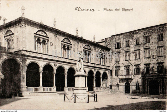 Verona - Piazza dei Signori - old postcard - Italy - unused - JH Postcards