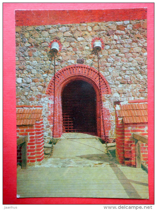 A donjon gate in the insular castle - Trakai - 1977 - Lithuania USSR - unused - JH Postcards