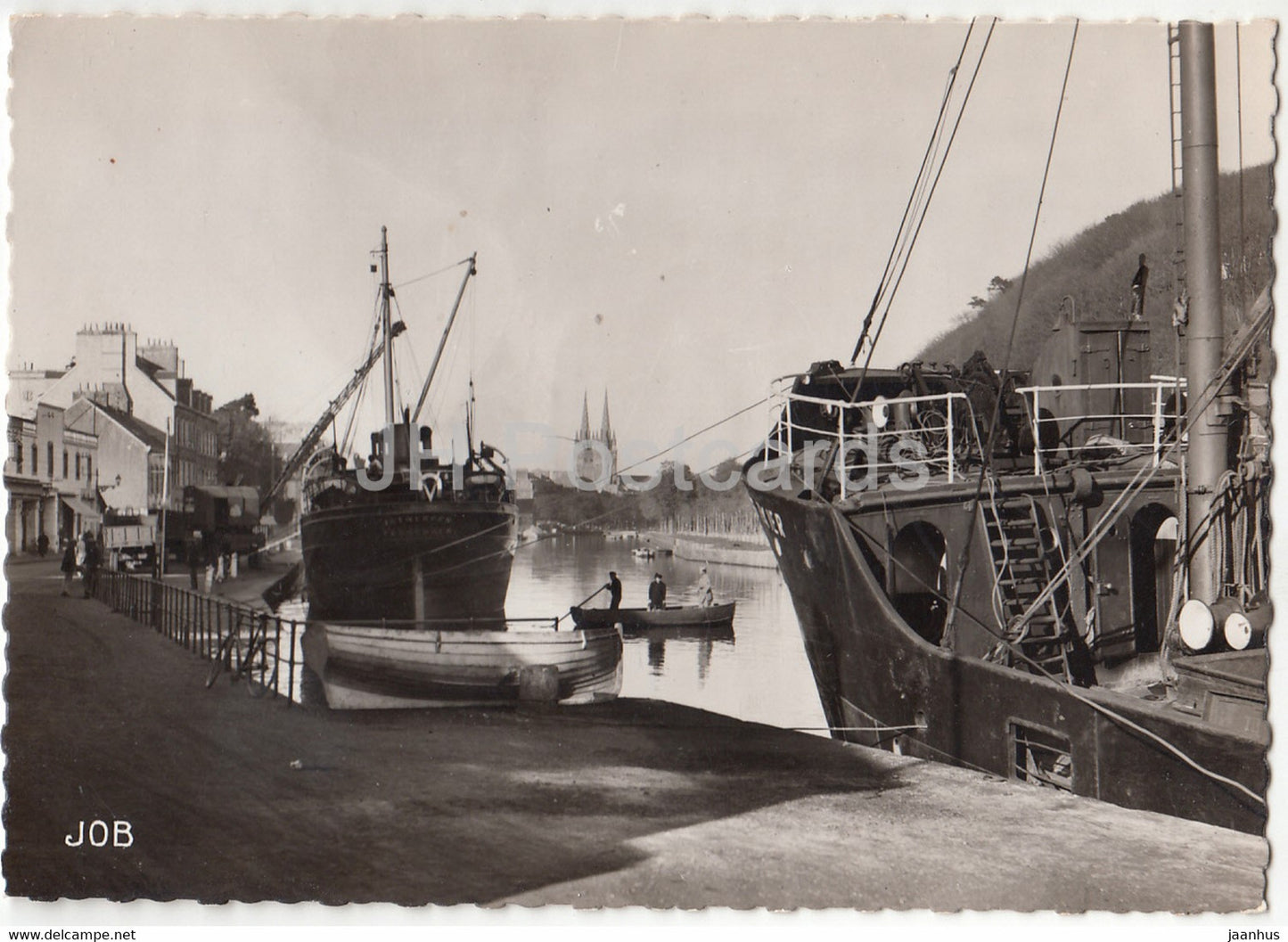 Bretagne - Le Port de Quimper - ship - old postcard - France - unused - JH Postcards