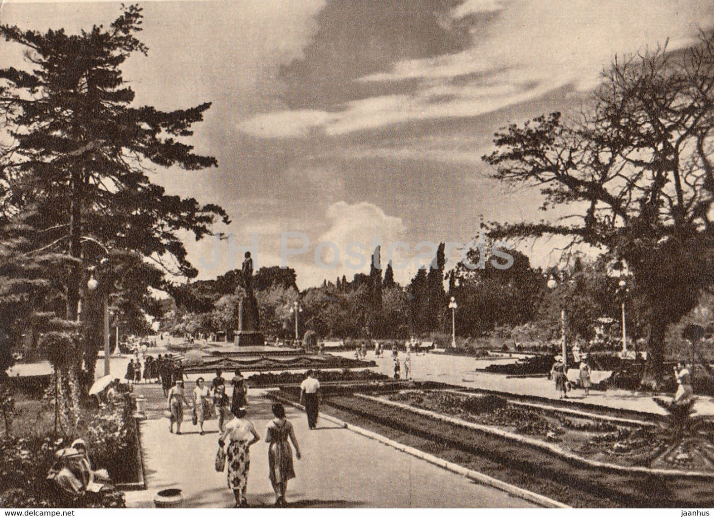 Sochi - square near monument to Lenin - 1958 - Russia USSR - unused - JH Postcards