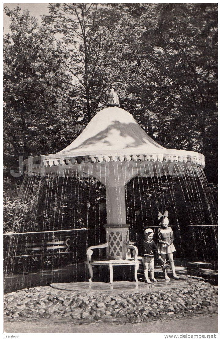 fountain Umbrella - fountains - Petrodvorets - 1967 - Russia USSR - unused - JH Postcards