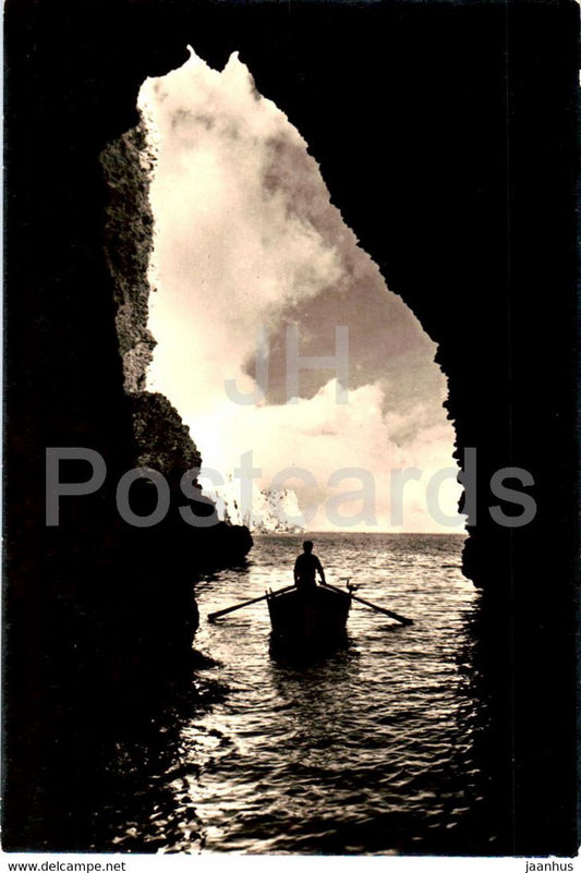Costa Brava - La Escala - Entrada a Las Tres Cuevas - boat - old postcard - Spain - unused - JH Postcards