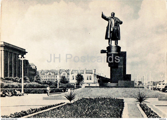 Leningrad - St Petersburg - monument to Lenin near Finnish railway station - old postcard - 1957 - Russia USSR - unused - JH Postcards