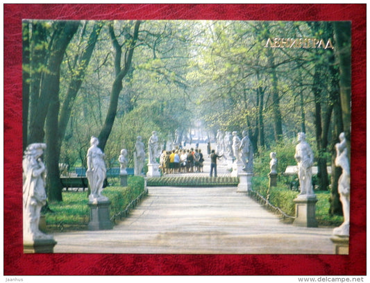 a walk in the Summer Gardens - Leningrad - St. Petersburg - 1981 - Russia USSR - unused - JH Postcards