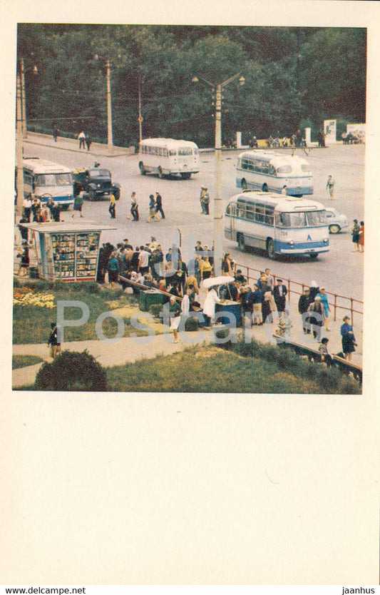 Volgograd - Street Scene - traffic - bus - Russia USSR - unused - JH Postcards