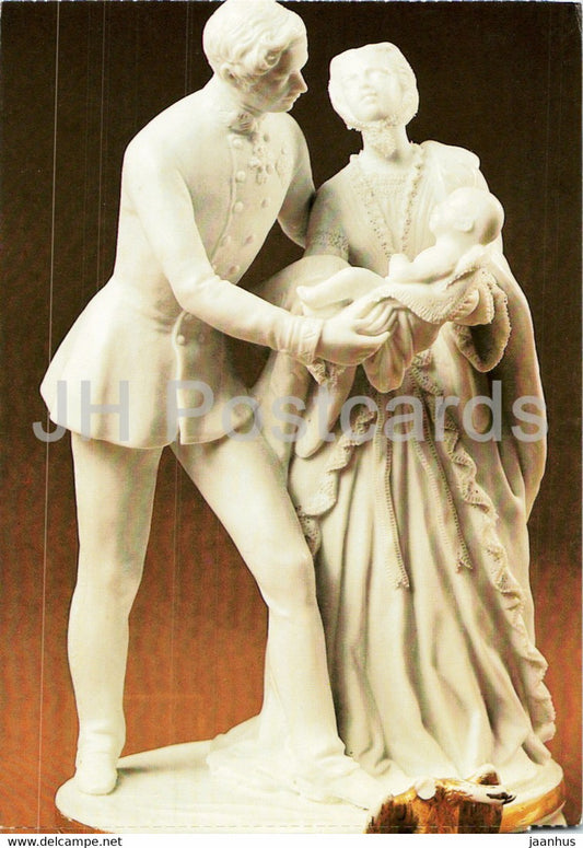 sculpture - Kaiserin Elizabeth zeigt Kaiser Franz Joseph I den neugeborenen porcelain - Austrian art - Austria - unused - JH Postcards