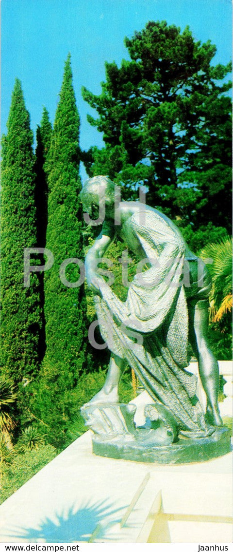 Sochi - Dendrarium - Fisher sculpture - 1979 - Russia USSR - unused - JH Postcards