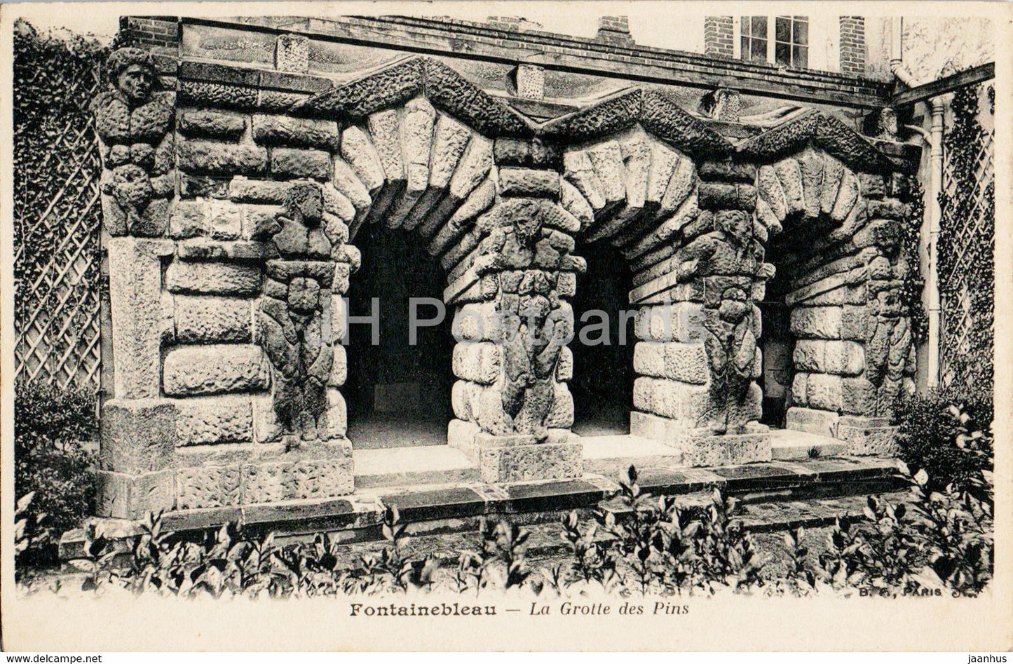 Fontainebleau - La Grotte des Pins - old postcard - France - unused - JH Postcards