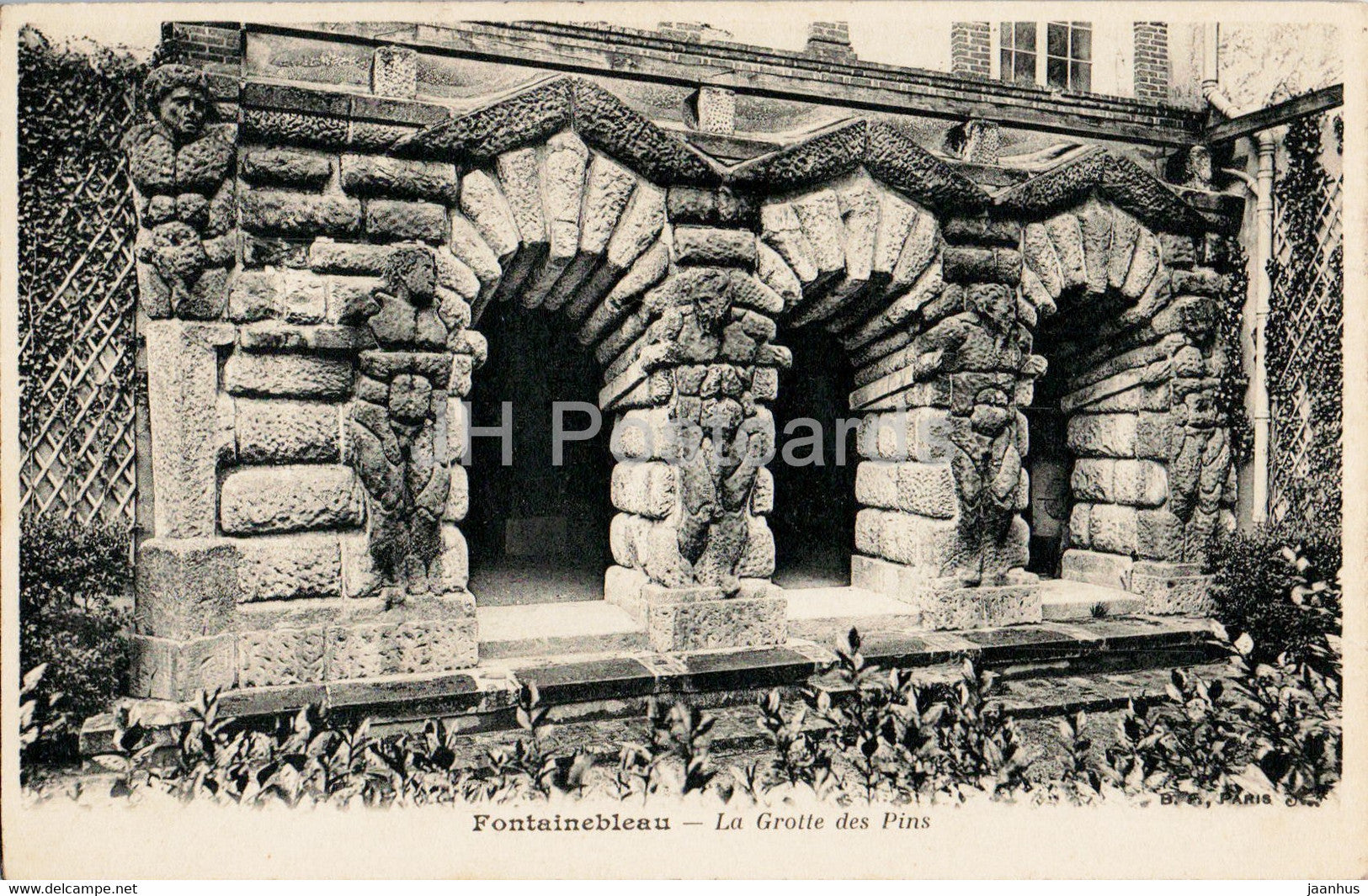 Fontainebleau - La Grotte des Pins - old postcard - France - unused - JH Postcards