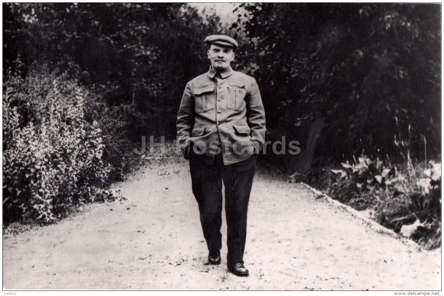 Lenin in the Park , 1922 - Lenin House Museum in Gorki - Gorki Leninskiye - 1957 - Russia USSR - unused - JH Postcards