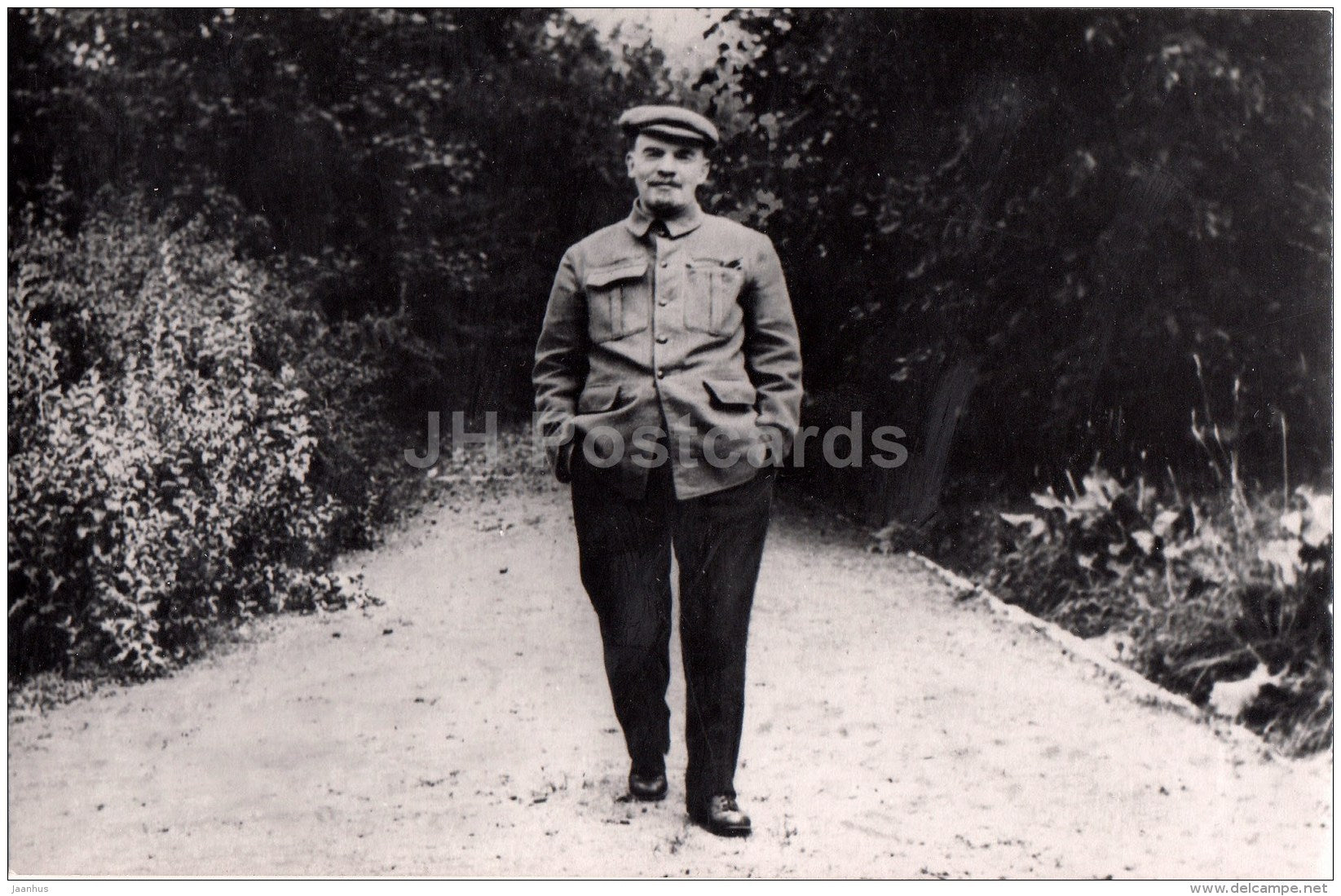Lenin in the Park , 1922 - Lenin House Museum in Gorki - Gorki Leninskiye - 1957 - Russia USSR - unused - JH Postcards