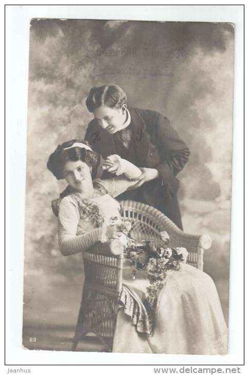 Easter Greeting Card - couple - flowers - 20 - circulated in Tsarist Russia Estonia 1912 Reval - used - JH Postcards