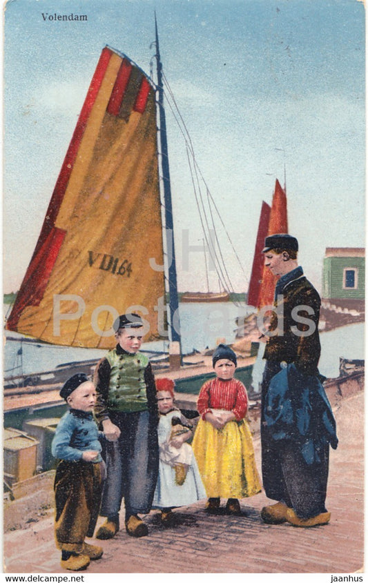 Volendam - children - sailing boat - Victoria Hotel - Photochromie - 4478 - old postcard - 1925 - Netherlands - used - JH Postcards